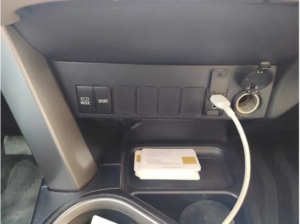 Car image 21