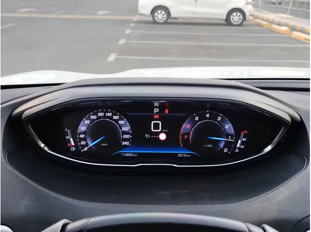 Car image 26