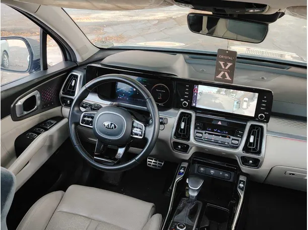 Car image 25