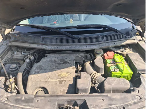 Car image 12