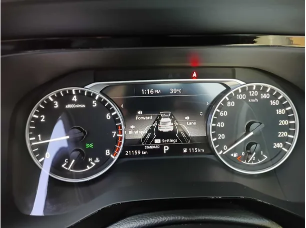 Car image 26