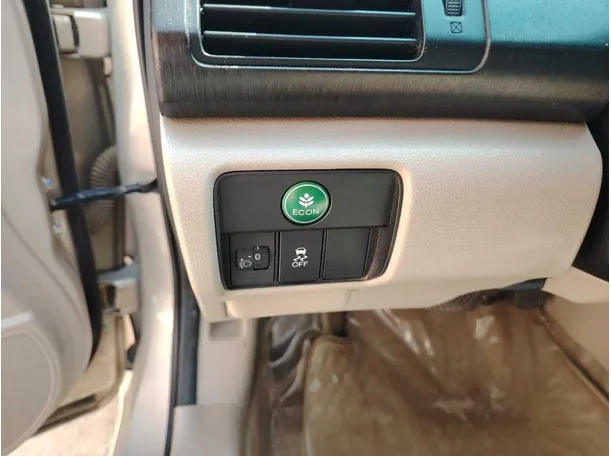 Car image 36