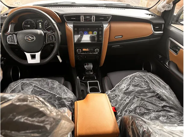 Car image 16
