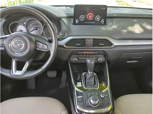 Car image 17