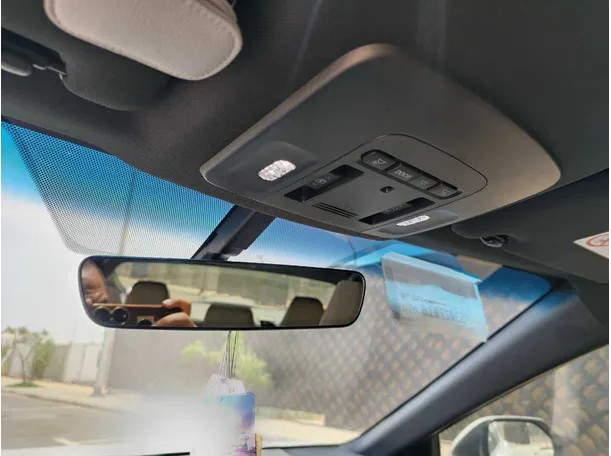 Car image 36
