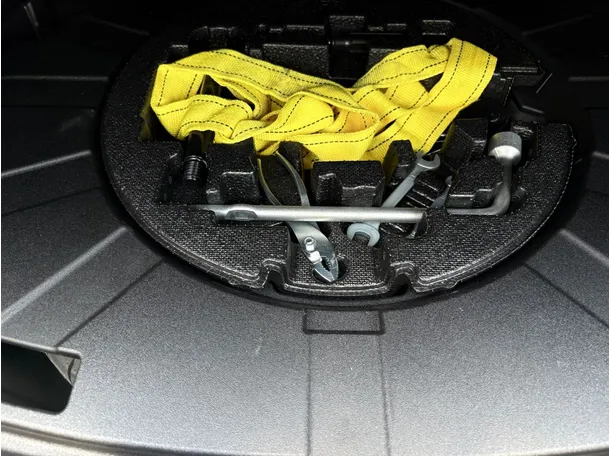Car image 31