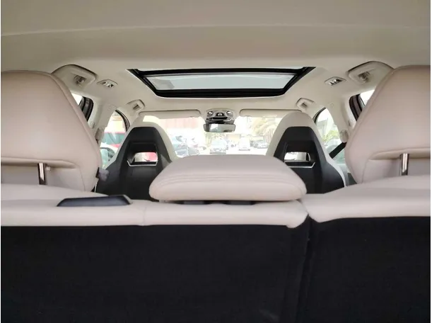 Car image 29