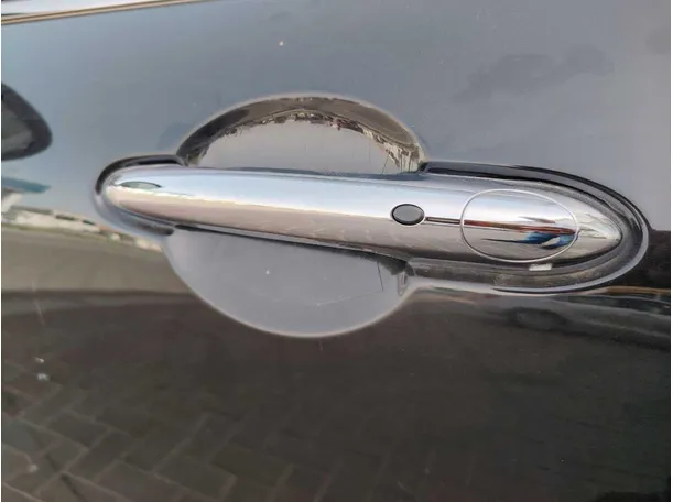 Car image 26