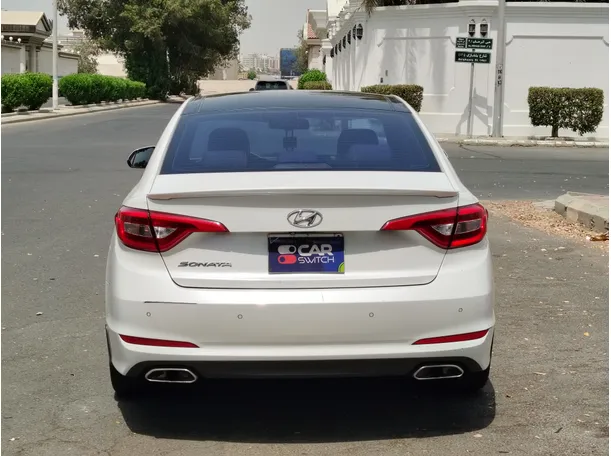 Car image 6