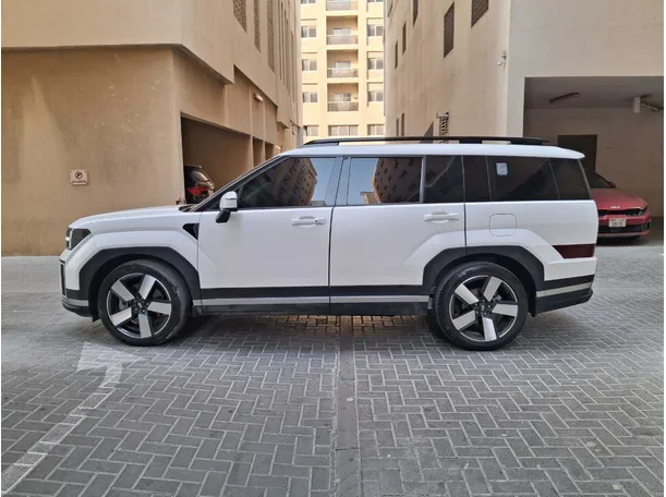 Car image 8