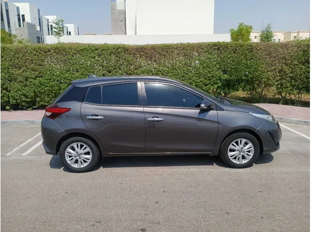 Car image 8