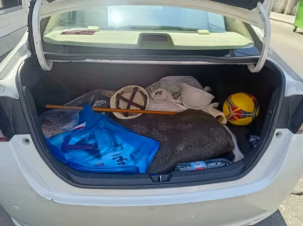 Car image 24