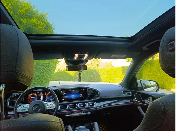 Car image 24
