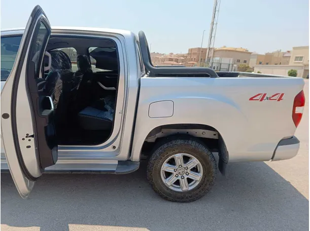 Car image 17
