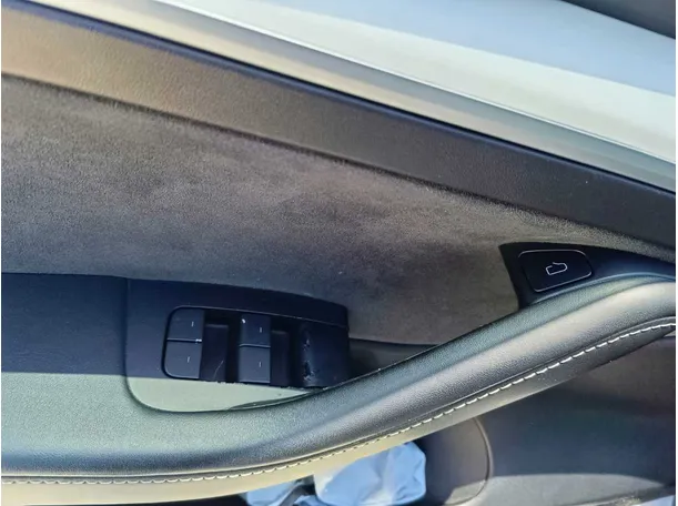 Car image 35