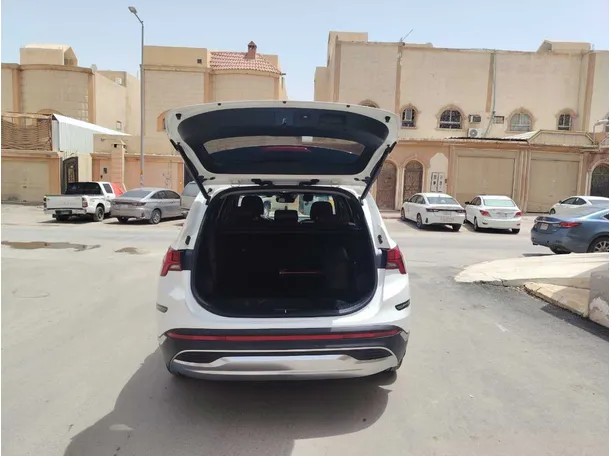 Car image 24