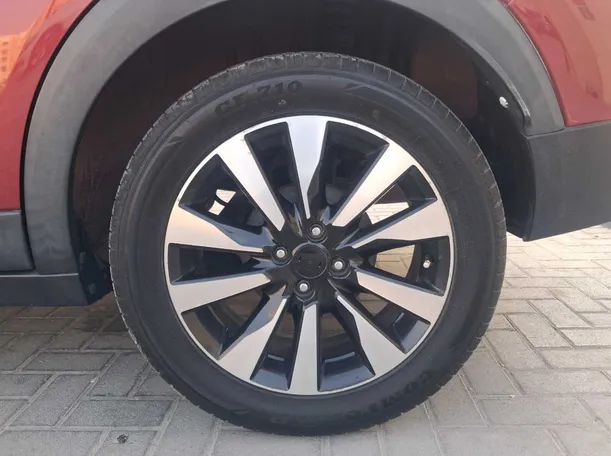 Car image 9