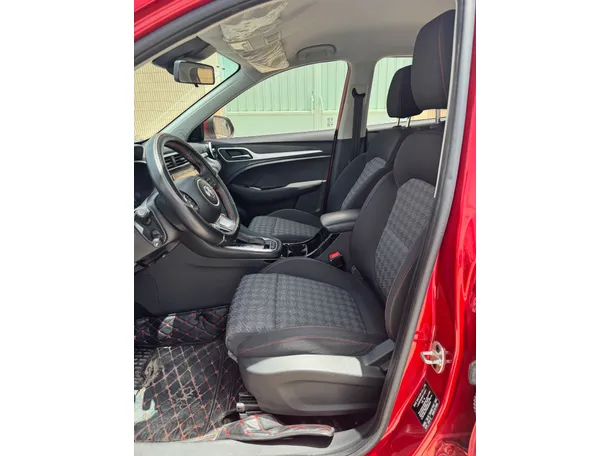 Car image 11