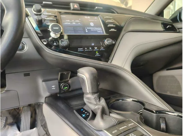Car image 24