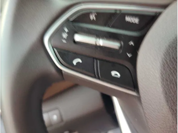 Car image 33