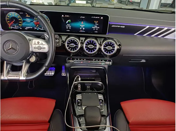 Car image 18