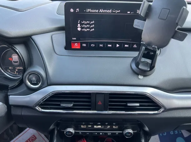 Car image 19