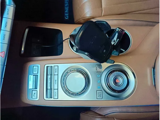 Car image 27