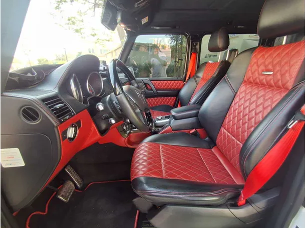 Car image 12