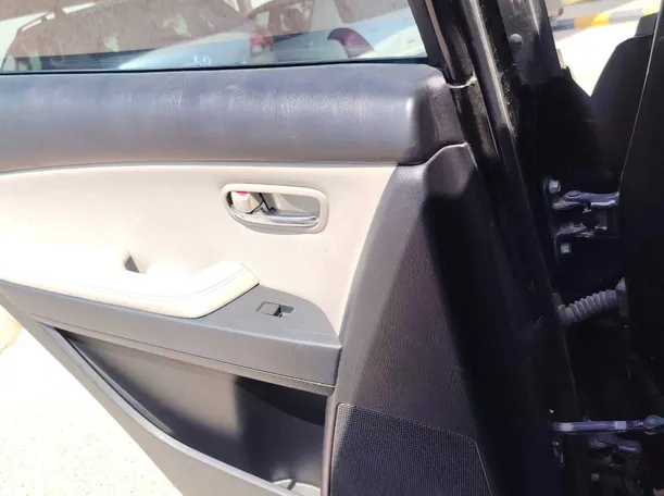 Car image 30
