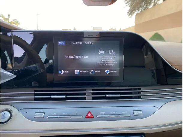 Car image 17
