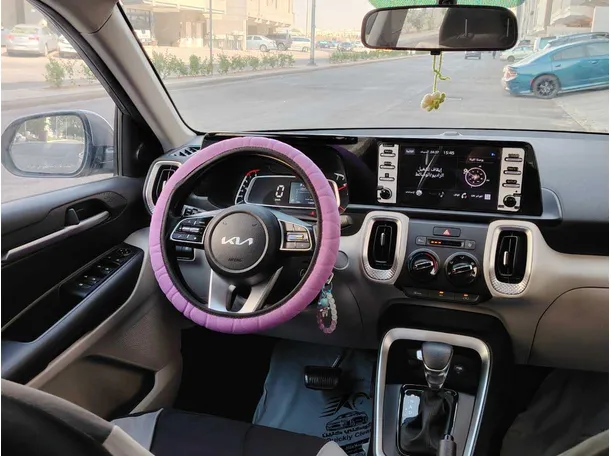 Car image 21