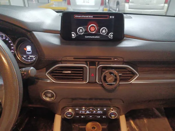 Car image 15
