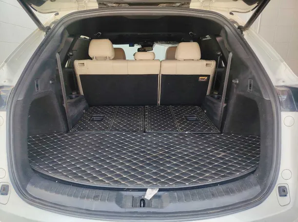 Car image 24