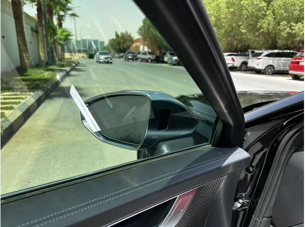 Car image 28