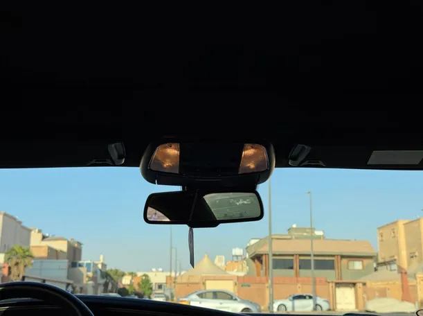 Car image 25