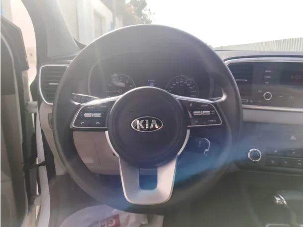 Car image 24
