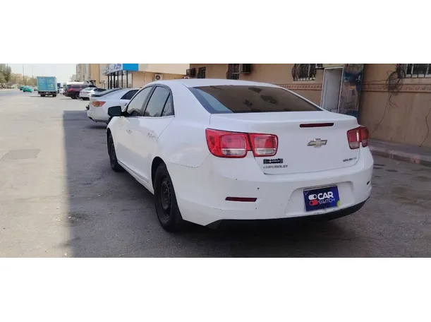 Car image 8