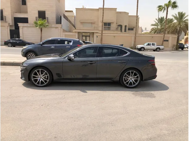 Car image 8