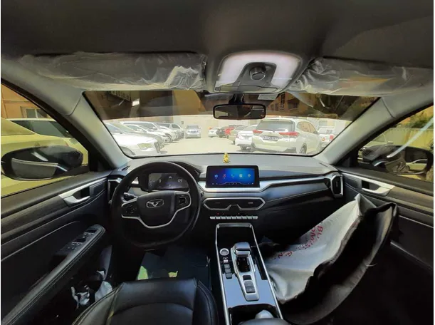 Car image 17