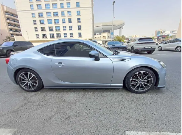 Car image 8