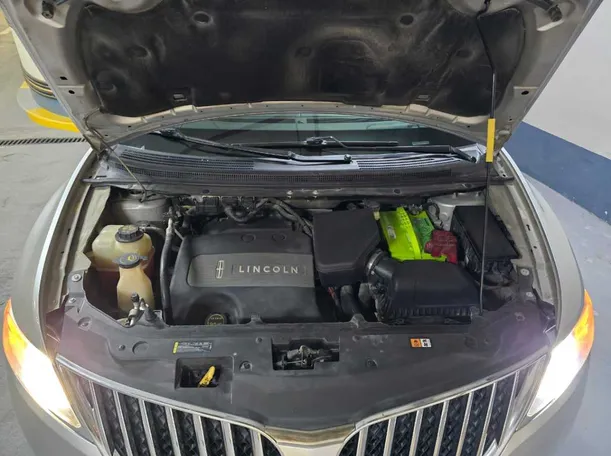 Car image 26