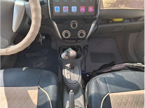 Car image 15