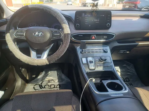 Car image 15