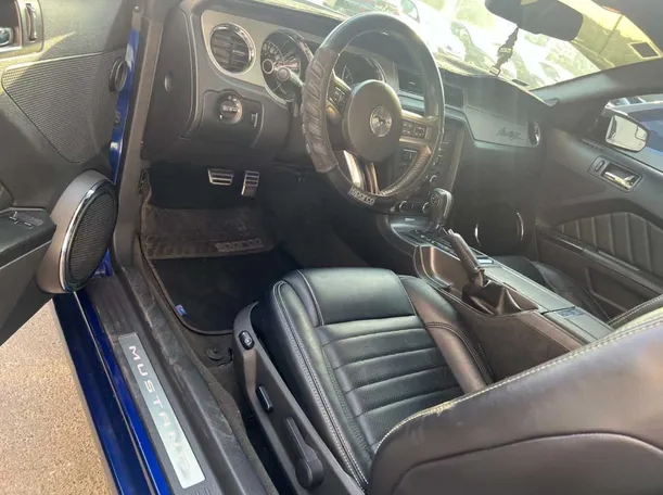 Car image 13