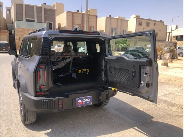 Car image 21