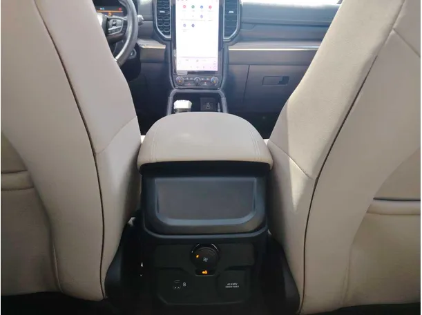 Car image 34