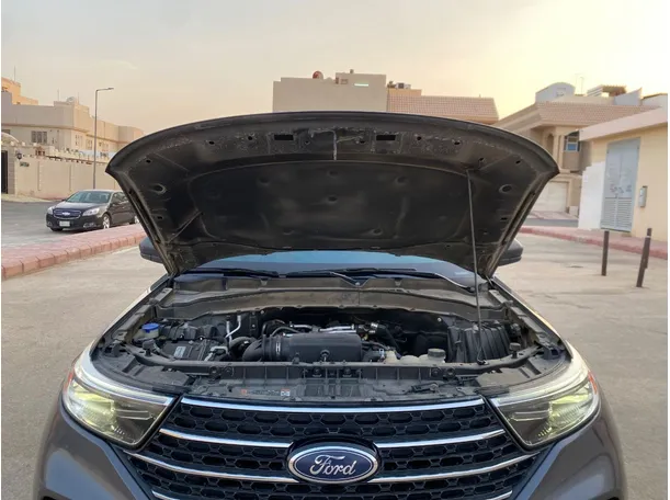 Car image 32