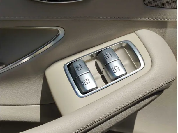 Car image 38