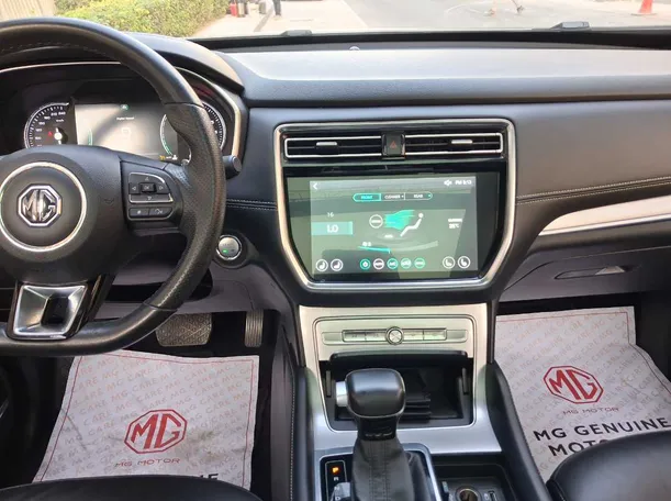 Car image 17