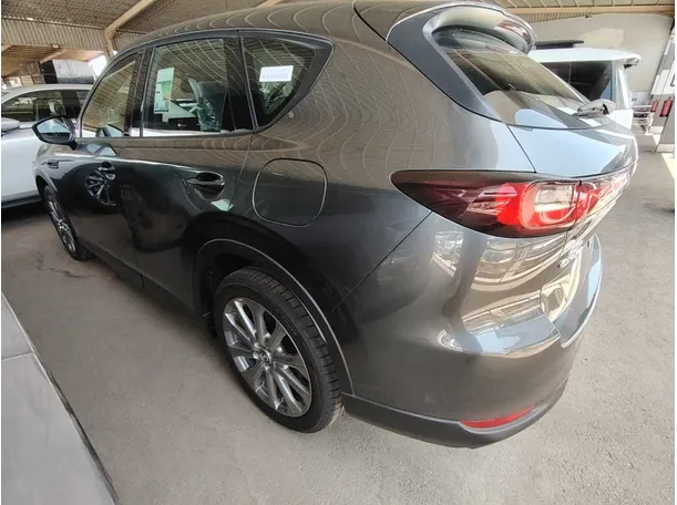 Car image 7